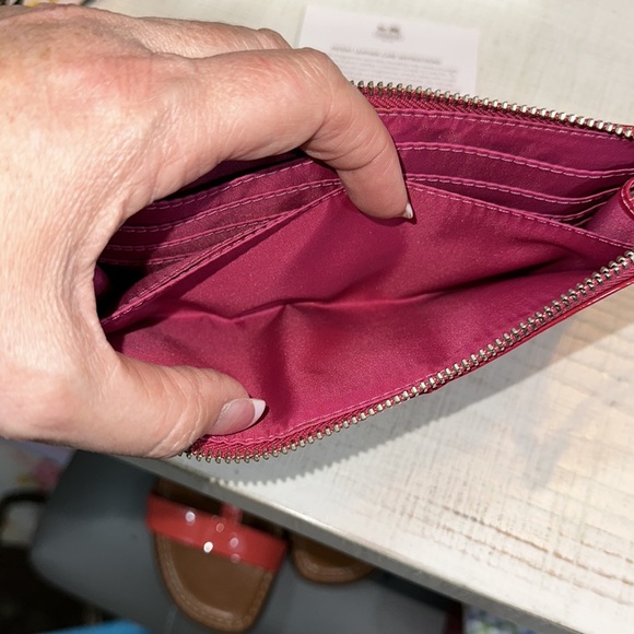 Authentic COACH Julia wristlet zippy wallet rare pink raspberry patent leather - Picture 9 of 17